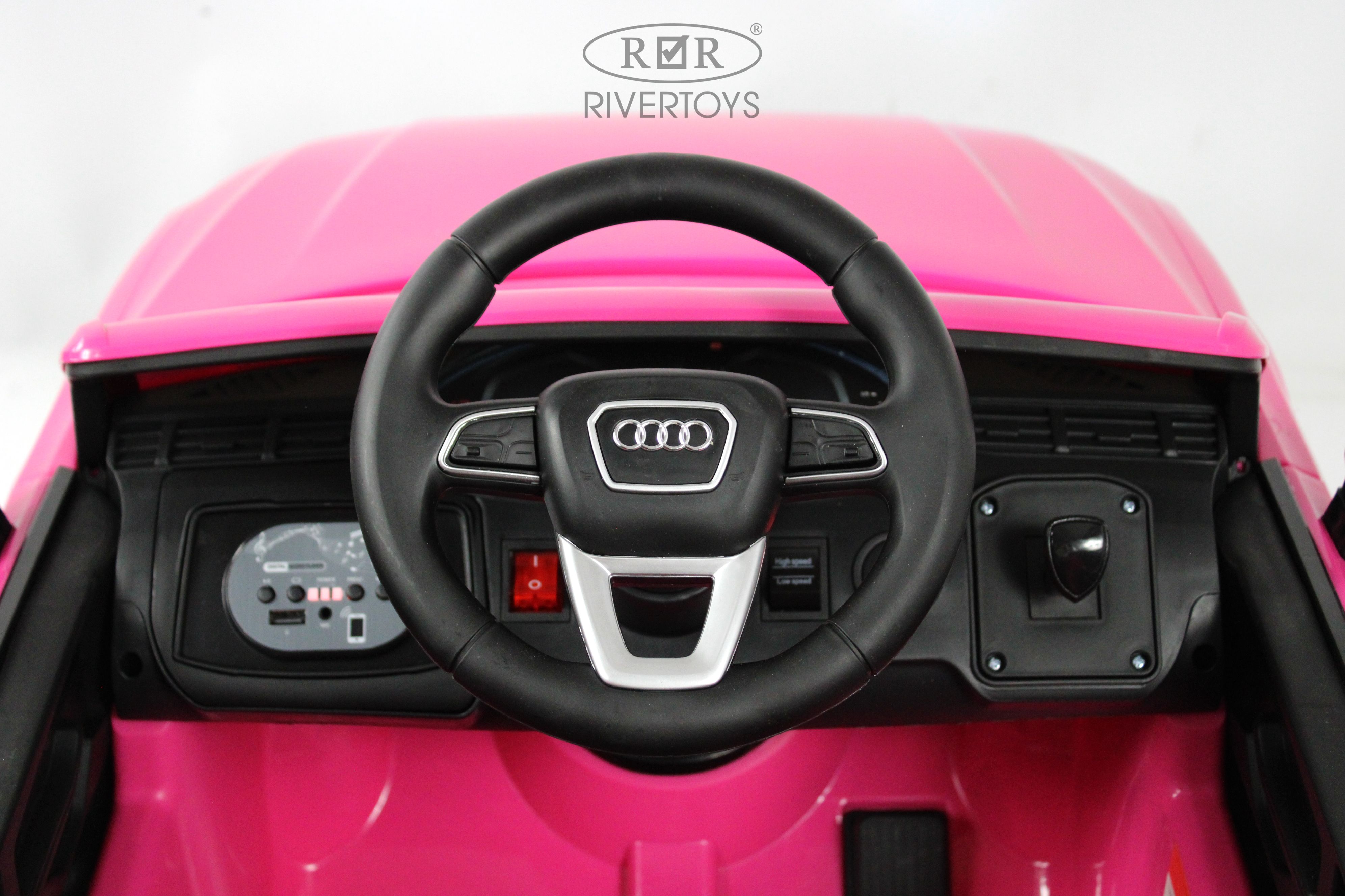 Купить Детский электромобиль RIVERTOYS AUDI Q7 HL678