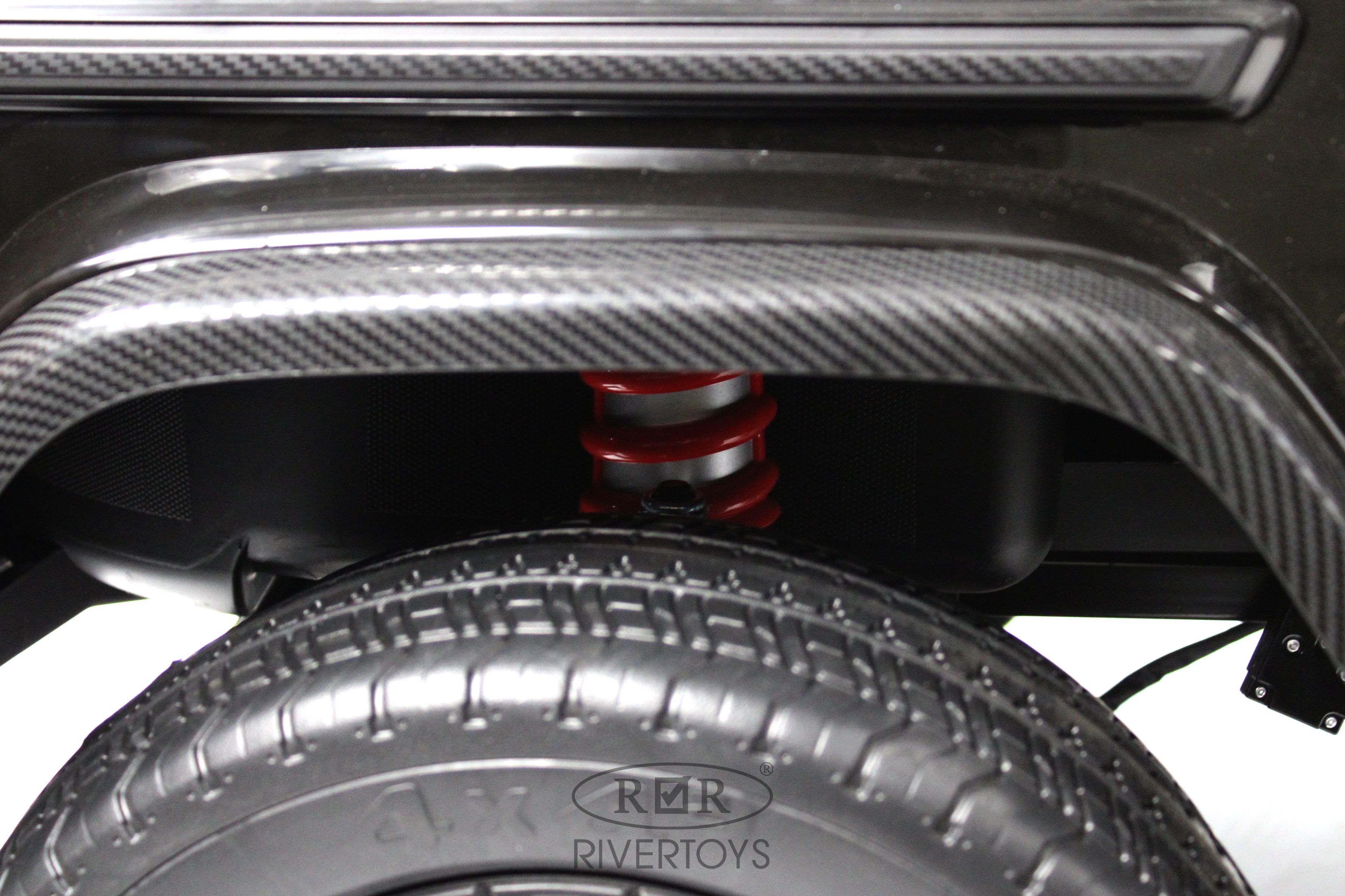 Купить Детский электромобиль RIVERTOYS Mercedes Benz G63 Y777YY